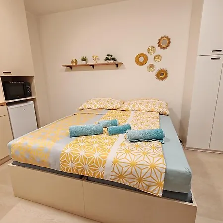 A Star With Terrace Апартаменты Брно